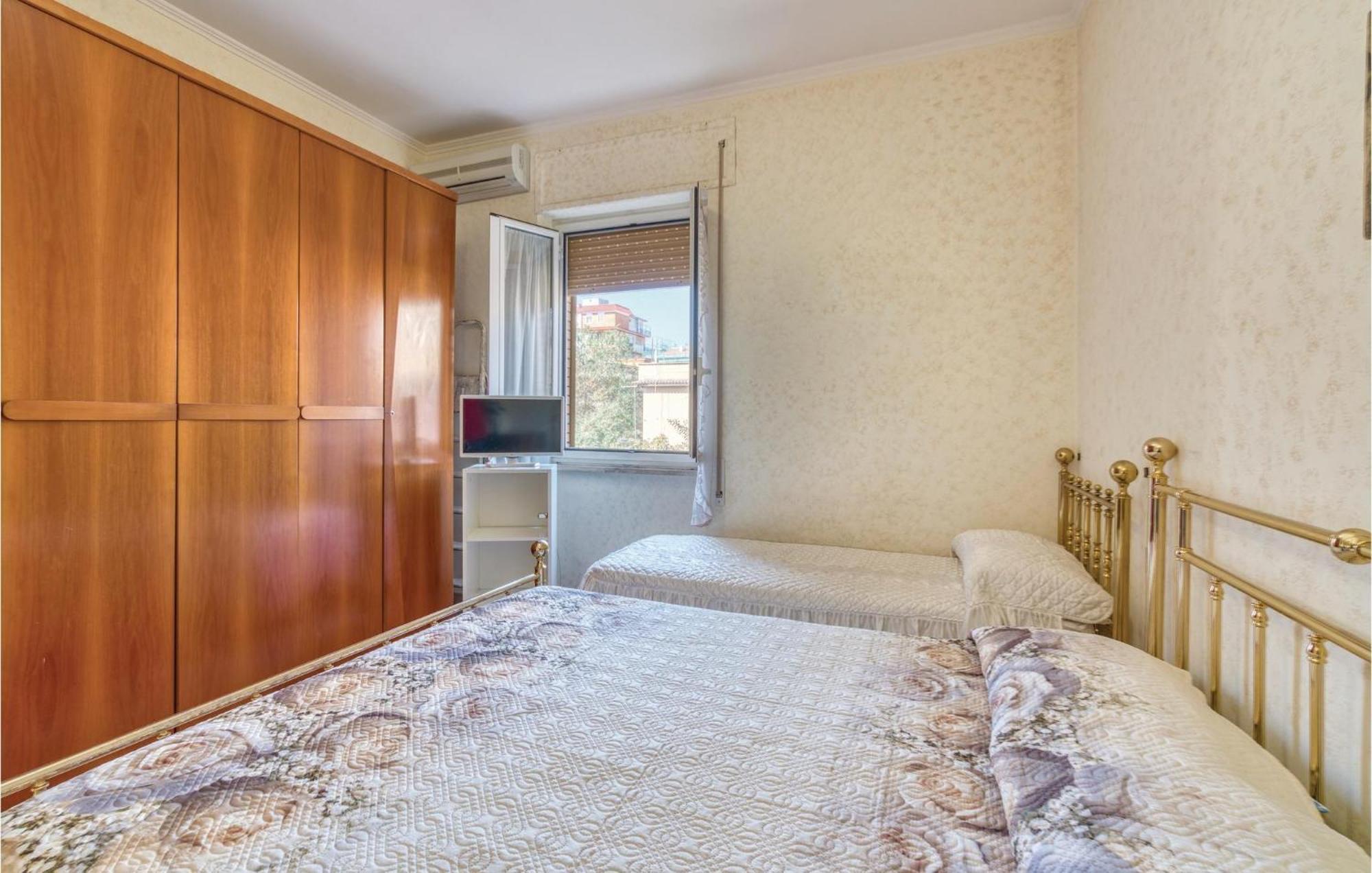 Gorgeous Apartment In Ladispoli Rm With Wifi Eksteriør billede